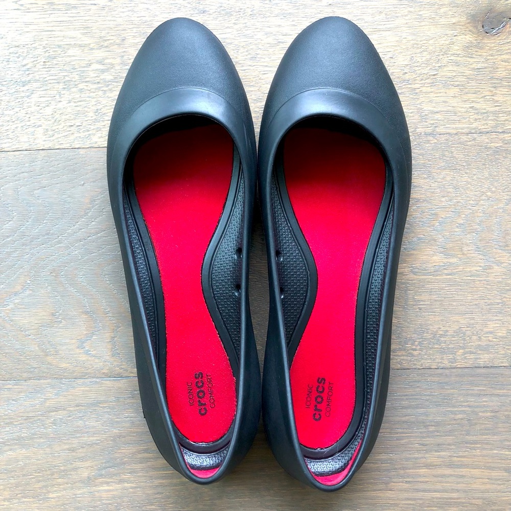 EUC Crocs Lina flats, size 9